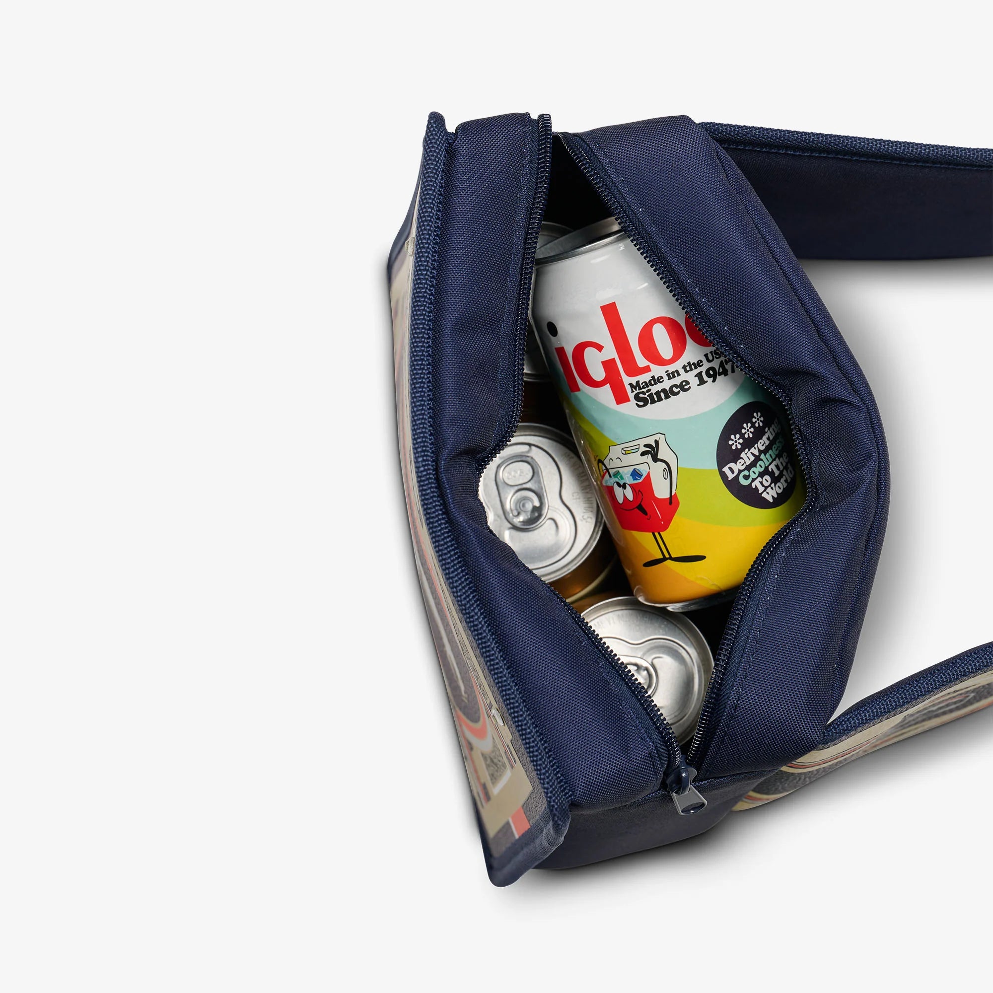 Igloo Insulated Cooler Durable Cooler NFL WWE Cooler Fanny Pack - Image 4